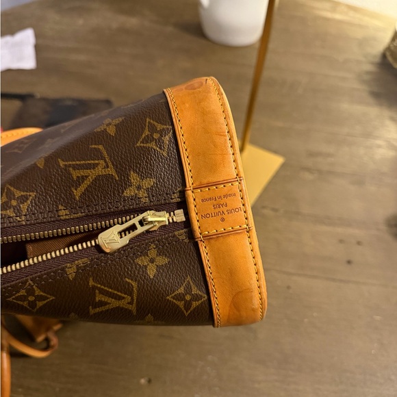 Louis Vuitton Alma PM Monogram | Authentic LV Satchel | Classic Handbag - Picture 4 of 17